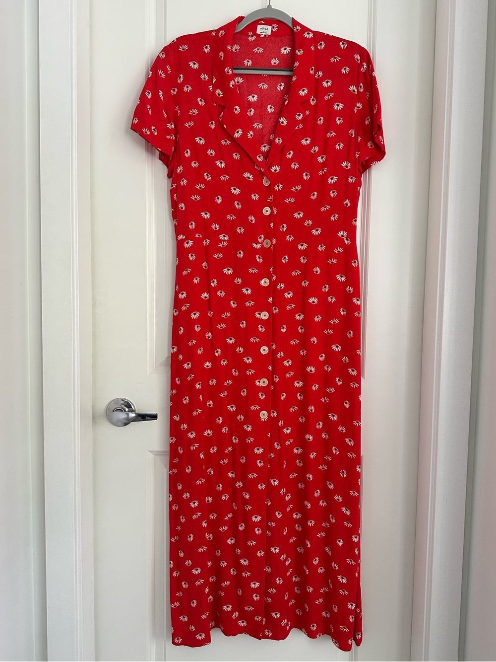 🍒 Wilfred Aritzia Red Floral Midi Wrap Dress